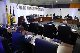 Vereadores realizam duas sessões nesta tarde