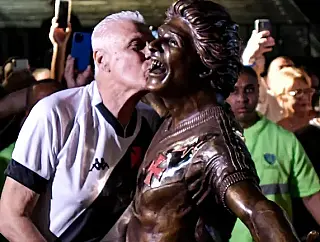Morre Roberto Dinamite, aos 68 anos