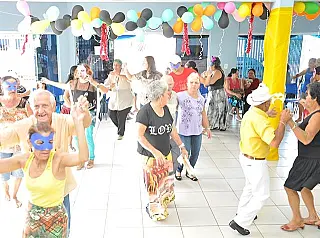 Centros de Idosos retomam atividades em ritmo de carnaval