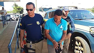 Motorista de caminhão é preso em Dourados com fuzis, munição e cocaína avaliada em R$ 3mi