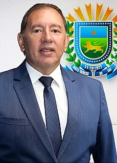 Gerson Claro assume comando do Estado