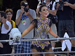 Ivete e 'tra' da Vingadora agitam 2º dia de folia em Salvador