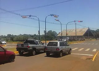 Líder comunitário agradece instalação de semáforo em cruzamento