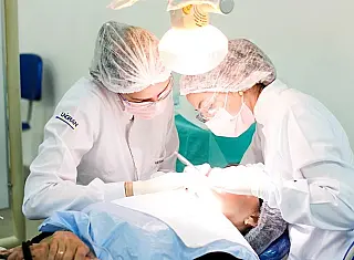 Pós-Graduação procura pacientes para atendimento em ortodontia e implantodontia