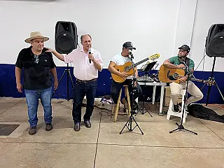 Zé Teixeira ganha música contando trajetória