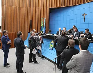 Assembleia fecha por 15 dias e Paulo Corrêa pede que servidores fiquem em casa