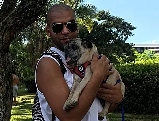 Homem vai à Justiça para rever cão doente após separar da mulher