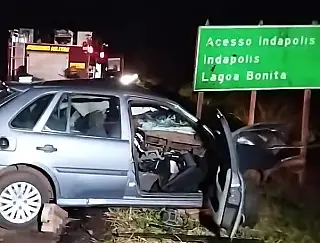 Motorista morre ao bater Gol em caminhonete