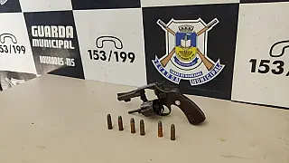 Guarda Municipal apreende arma de fogo em ônibus