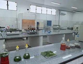 Novo laboratório já pesquisa incidência de resíduos de agrotóxicos na água de MS