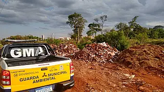 Guarda Municipal Ambiental alerta sobre descarte incorreto de resíduos