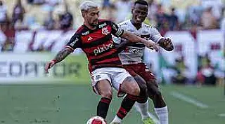 Flamengo empata com Fluminense e garante vaga na final
