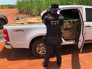 Caminhonete com mais de uma tonelada de drogas