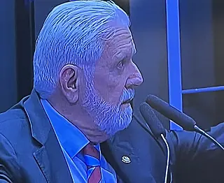Jaques Wagner deixa liderança do Governo no Senado