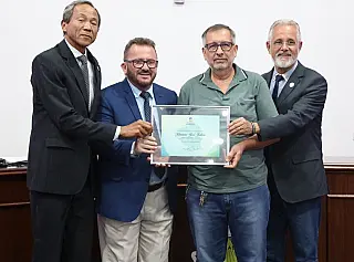 Lixo reciclável de Idomeno garante premiação