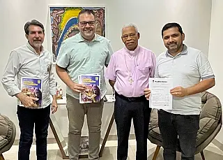 Alan presta contas do mandato ao bispo