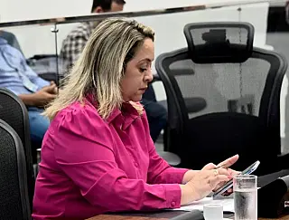 Lia Nogueira questiona critérios de distribuição