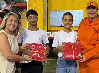 Lia Nogueira fortalece projeto que forma jovens em MS