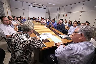 Braz Melo discute simplificação de alvarás e habite-se