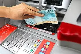 Servidores estaduais recebem salário no sábado