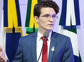 Vereador Franklin pede transporte escolar adequado