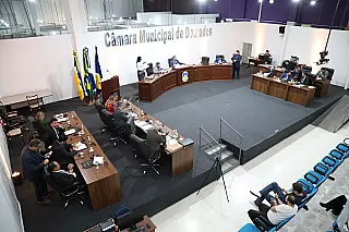 Vereadores analisam 16 projetos em sessão ordinária desta segunda-feira