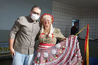 Prefeito Alan Guedes participa de Festa Julina no CCI André Chamorro