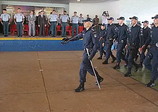 Carlinhos preside formatura de turma de novos cabos da PM em Dourados