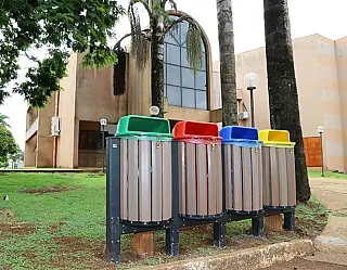 Imam começa a instalar lixeiras na área urbana e distritos