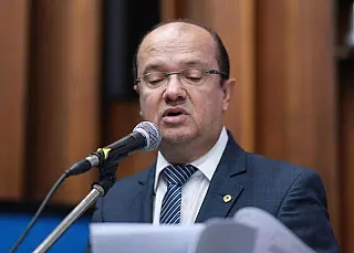 Projeto de Barbosinha obriga colocação de álcool gel em locais públicos
