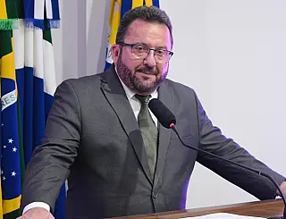 Laudir pede revitalização de praça
