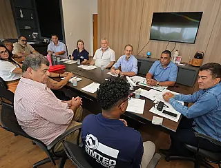 Marçal Filho ouve demandas do Simted e da Fetems