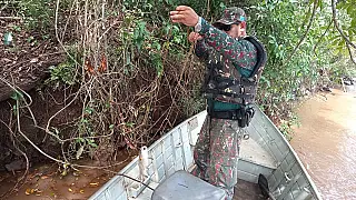 PMA apreende espinheis e anzóis de galho no rio Dourados durante vigilância