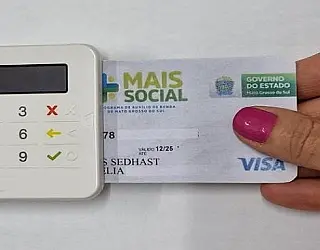 Funcionaria exonerada pagava até motel com cartão