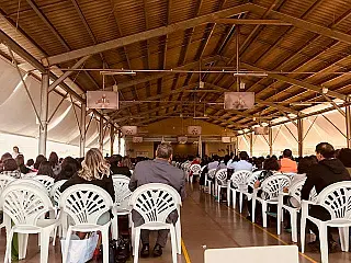 Testemunhas de Jeová encerram série de congressos na língua portuguesa em Dourados