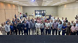 Pré-candidatos recebem agenda do Coded como 'plano de governo'