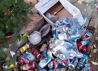 Residência no Jardim Londrina era depósito aberto de lixo em Dourados