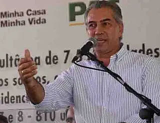 Reinaldo traz ministro para entregar apartamentos em Dourados