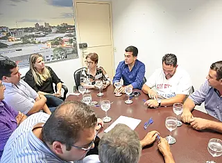 Deputada Tereza Cristina se reúne com vereadores e propõe parcerias para Dourados