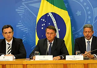 Bolsonaro convoca governadores a reduzir impostos