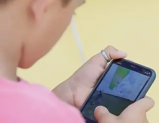Resolução define uso de celulares nas escolas