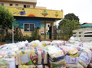 'Isolados' na Moradia Estudantil, acadêmicos recebem kits de alimentação da UFGD