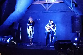Brasileiros apresentam música, circo e dança em Bogotá