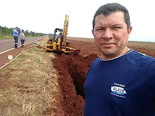 Olavo comemora instalação de rede de água para Itahum