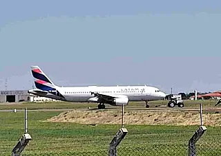 Latam provoca o caos no aeroporto da Capital