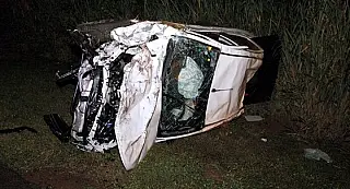 Quatro ocupantes de Fiat Uno morrem na BR-163 após bater em anta