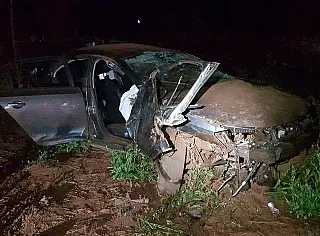 Traficante capota carro e morre ao fugir da Polícia carregado com maconha