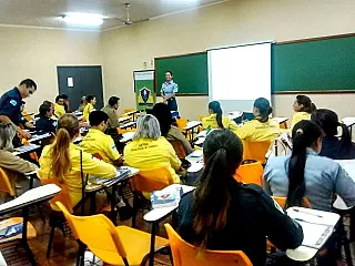 Agentes de trânsito participam de curso Polícia Comunitária