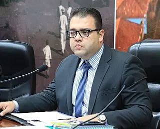 Alan Guedes pede informações sobre aportes financeiros ao Previd