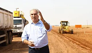 Reinaldo Azambuja "pisa no acelerador" para entregar obras até o fim do mandato